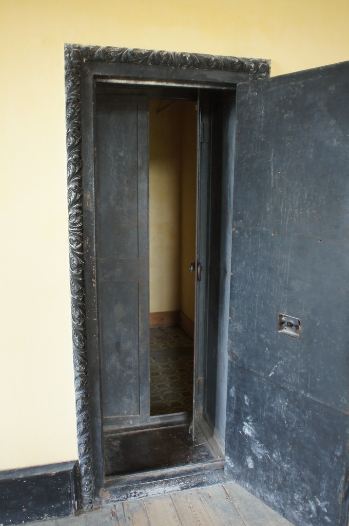 Hotel Meade / County Court House Very cool ghost town of B… Flickr