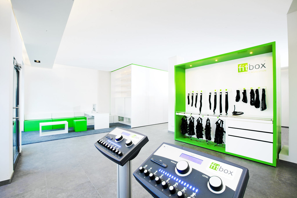 EMS Fitnessstudio Trainingsbereich fitbox Berlin Mitte EMS… Flickr