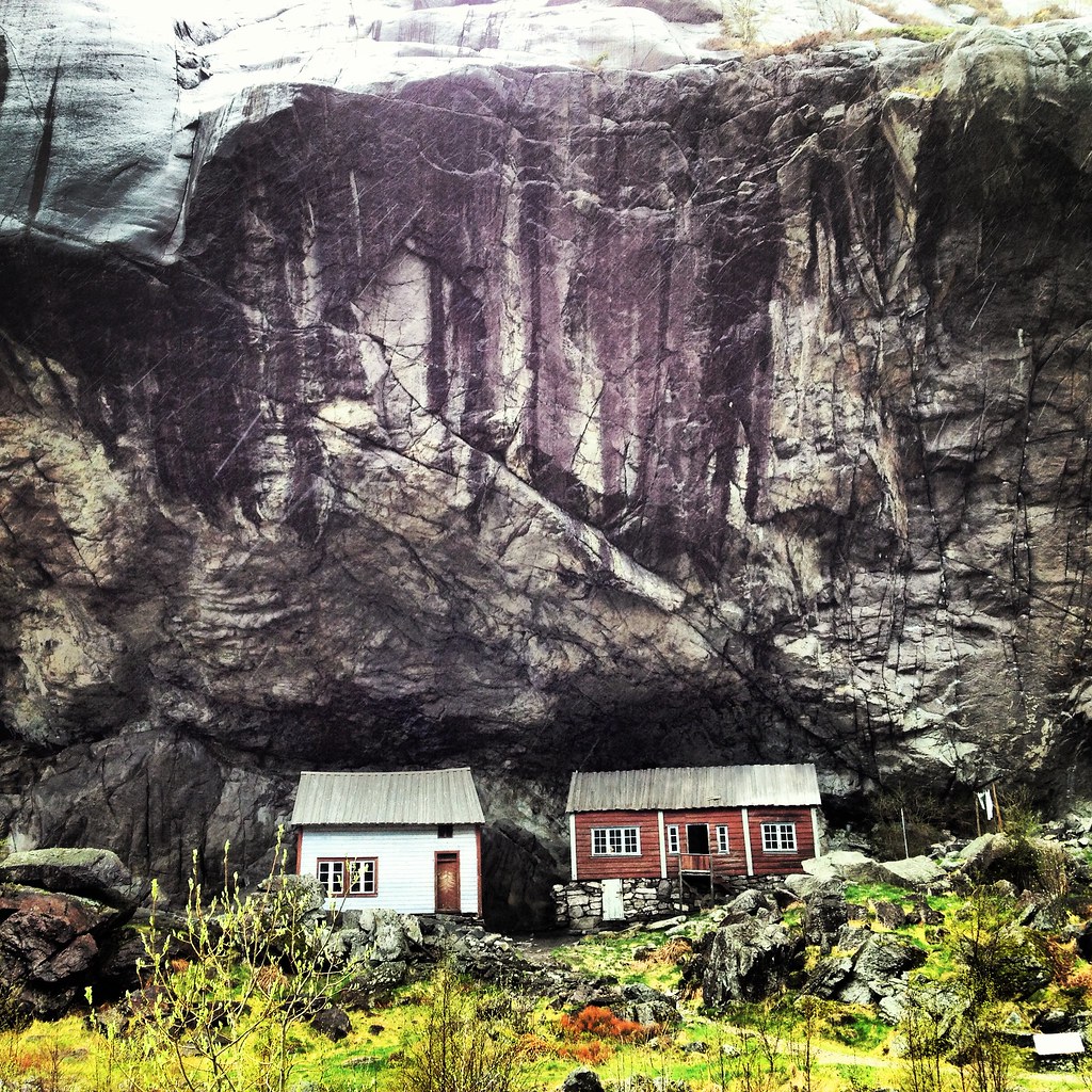 Haunted houses, southern Norway. boysajos Flickr