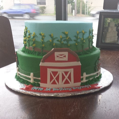 Corn field and barn cake! Jan Lewandowski Flickr