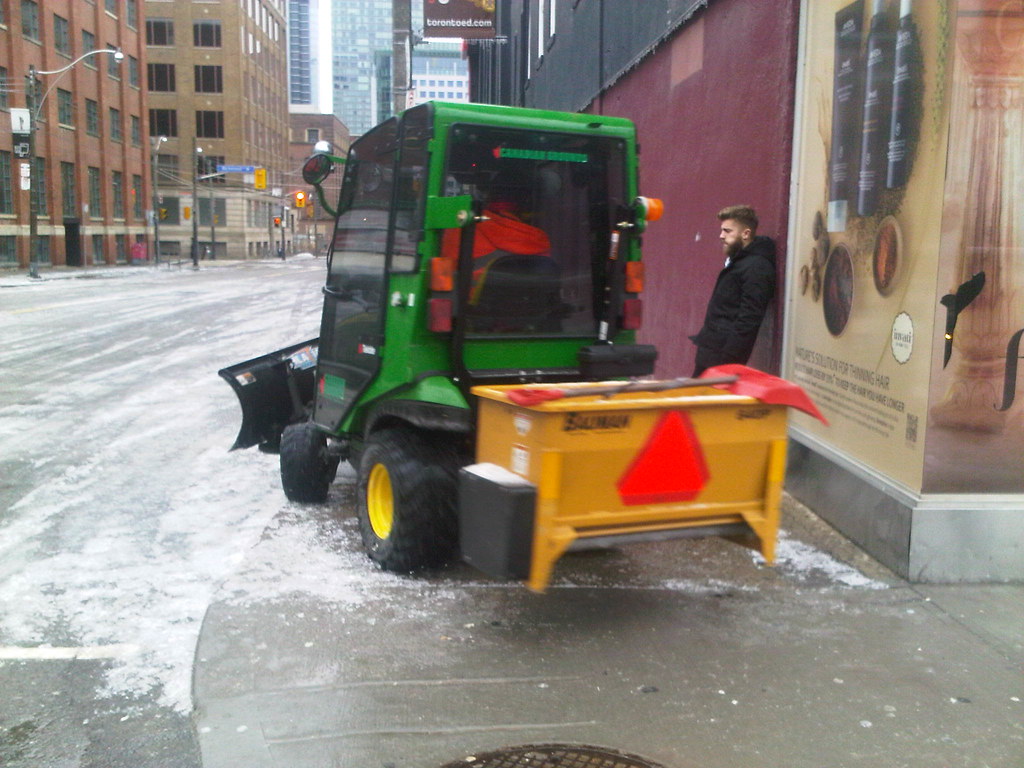 Snow Removal and Salt Truck, Duncan Street at Queen Street… Flickr