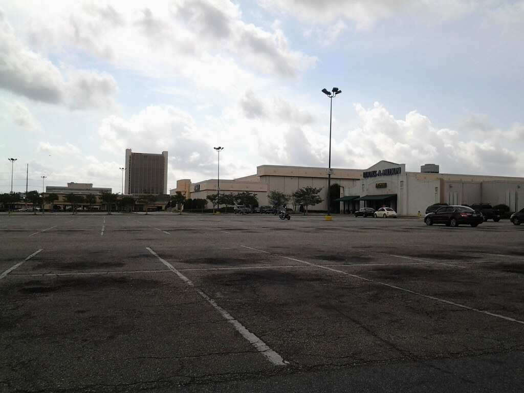 Bel Air Mall Main Entrance Bel Air could use a Cordovae… Flickr