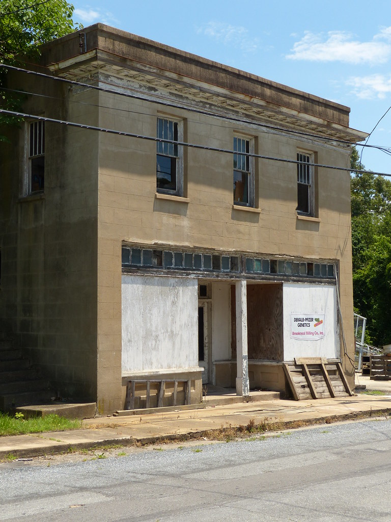 scene in Brookneal, Virginia in Campbell County Kipp Teague Flickr