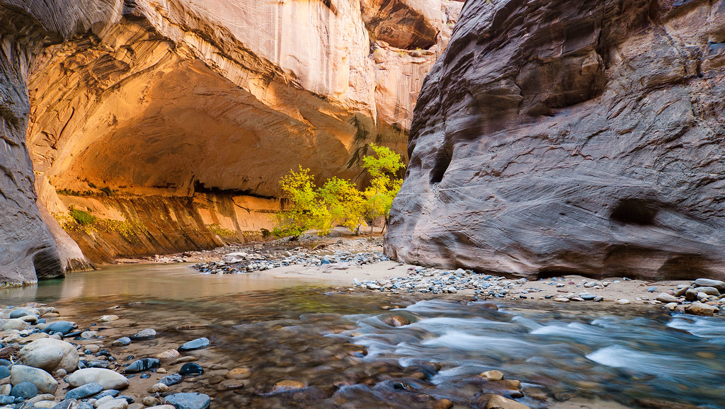 Glowing Alcove Zion Narrows Seth.Hamel Flickr