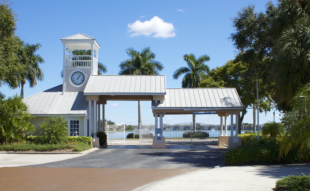 Condo for Sale in Naples Lakeside Gatehouse The 411 www.n… Flickr