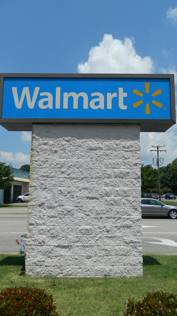 Walmart sign Walmart 3265 (201,289 square feet) 2601 Geor… Flickr