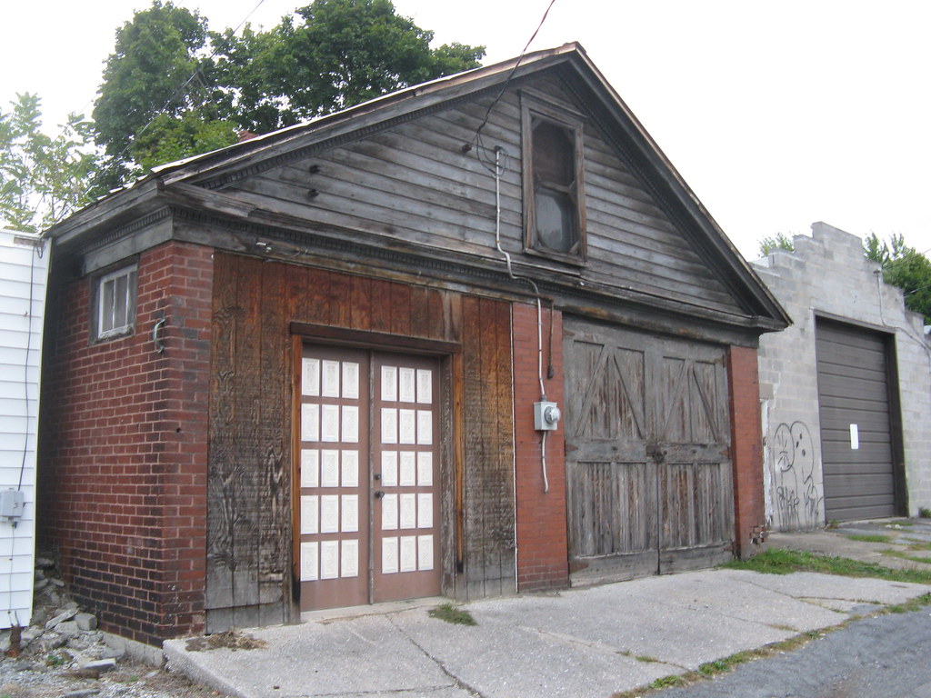 Old Garage Tyrone, PA A cool old garage in Tyrone, Penns… Flickr