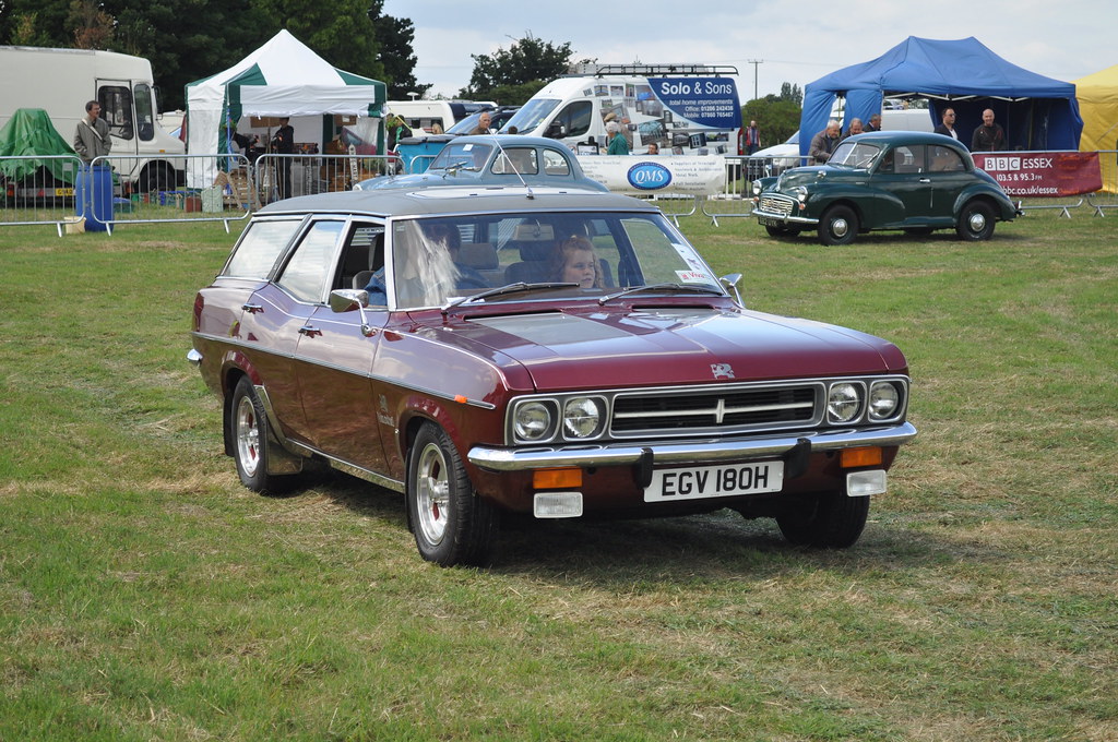 Vauxhall VX490 Parade of cars at the West Bergholt vehicle… Antony Whitehead Flickr