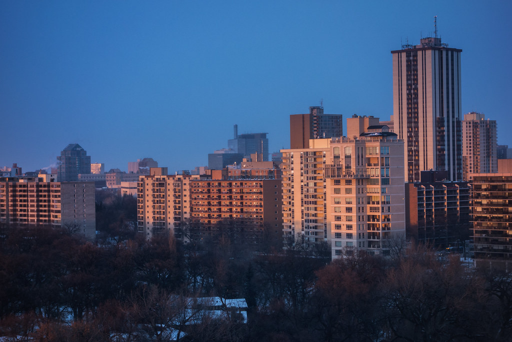 Condos Wellington Crescent, Winnipeg, Manitoba. Bryan Scott Flickr
