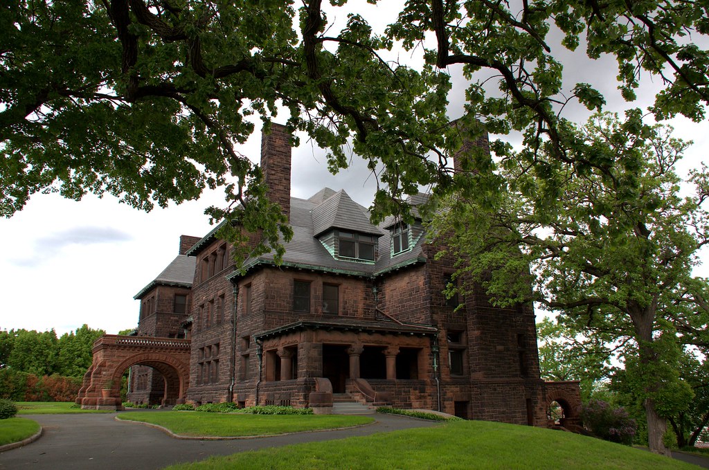 James J Hill Home The James J Hill mansion on Summit Avenu… Flickr