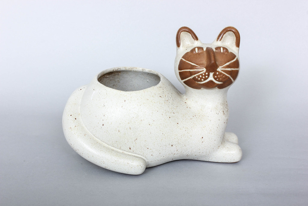 David Stewart Cat Planter Large7.jpg Karen and Daniel (see profile