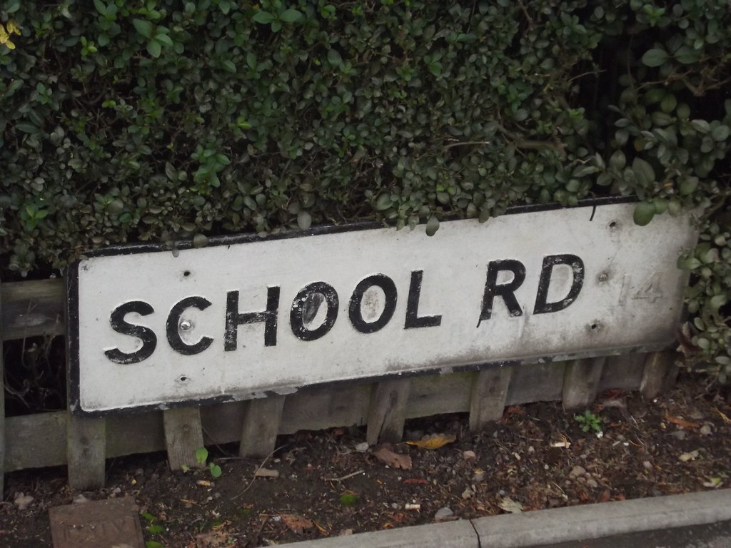 School Road, Yardley Wood road sign On School Road in Ya… Flickr