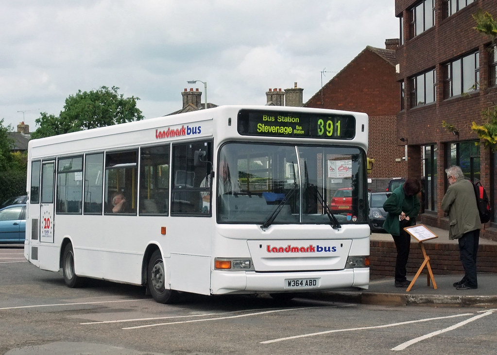 Landmark Bus W364 ABD Biggleswade Station Shuttleworth a… Flickr