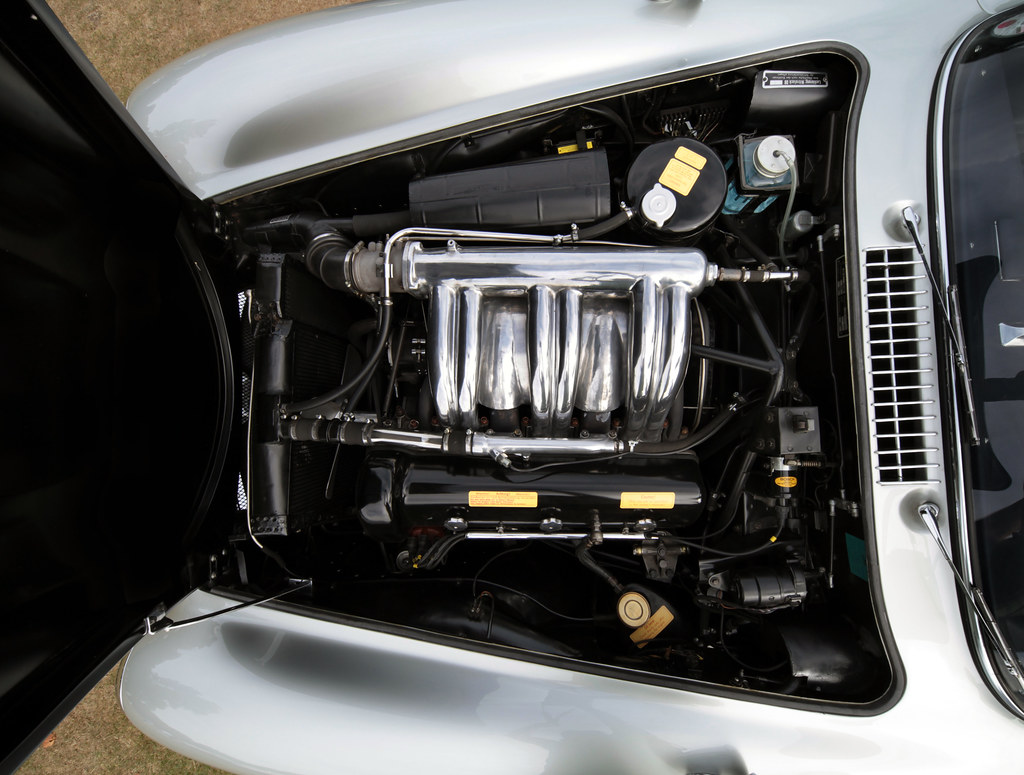 Mercedes-Benz 300SL Engine Bay | Beautiful condition and sup… | Flickr