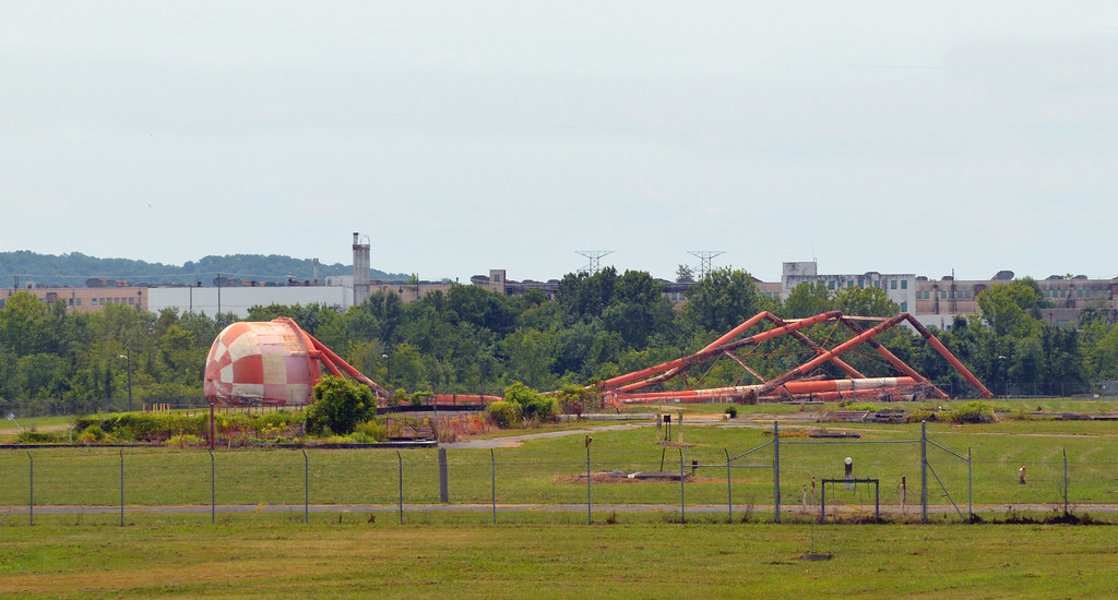 Water tower down K1206F Fire water tower demolition, Aug… UCOR