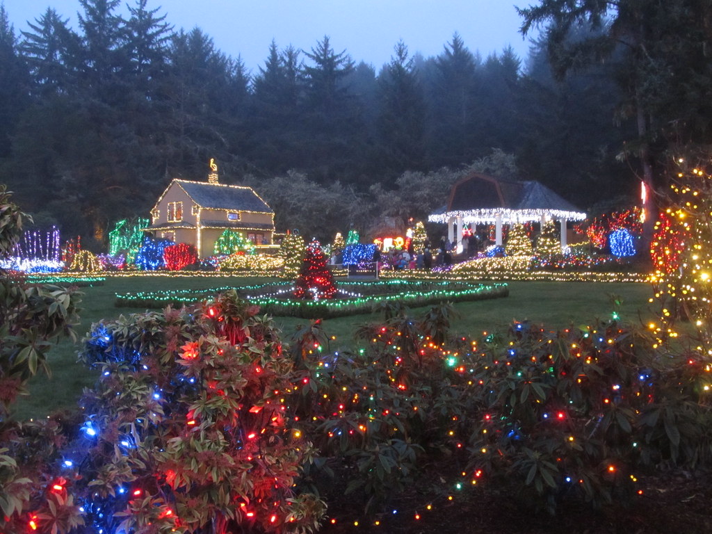 Holiday Lights at "Shore Acres State Park" This Holiday li… Flickr