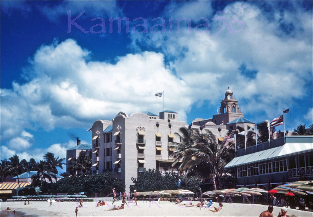 Outrigger Canoe Club Beach 1940s Waikiki Beach in front of… Flickr