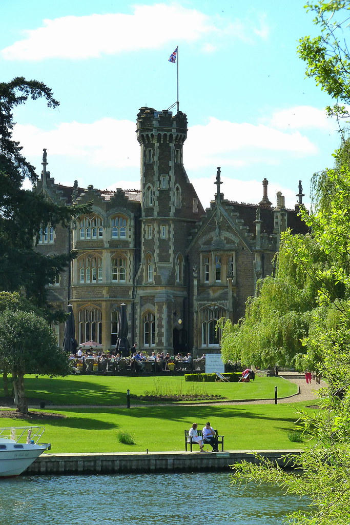 Oakley Court Close to Bray Film Studios, Oakley Court has … Flickr
