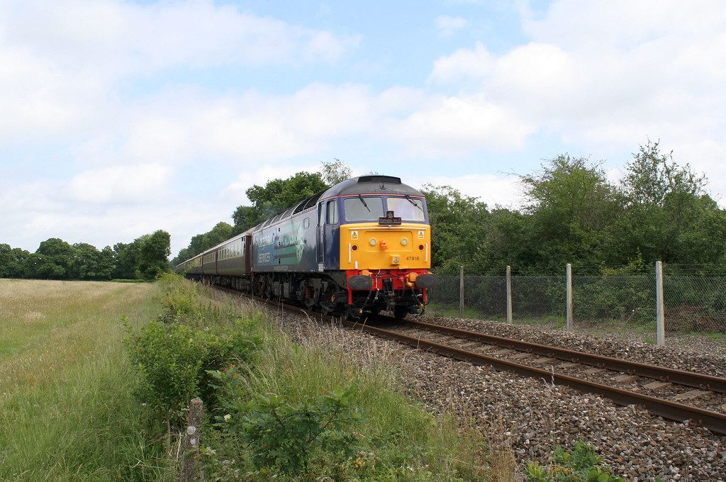 47818 & 47501 Crampmoor Rushing towards Romsey, 47818 le… Flickr