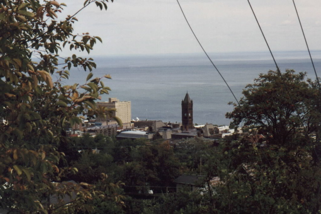 Lake Superior from Skyline Drive Duluth, MN. Robert Ashworth Flickr