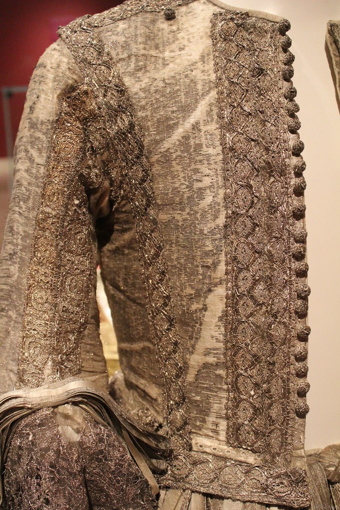 1665 silver tissue doublet and trunk hose 08 Nic Kipar Flickr