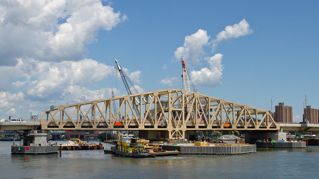 Willis Ave Bridge Water's eye view of the Willis Ave Bridg… Flickr