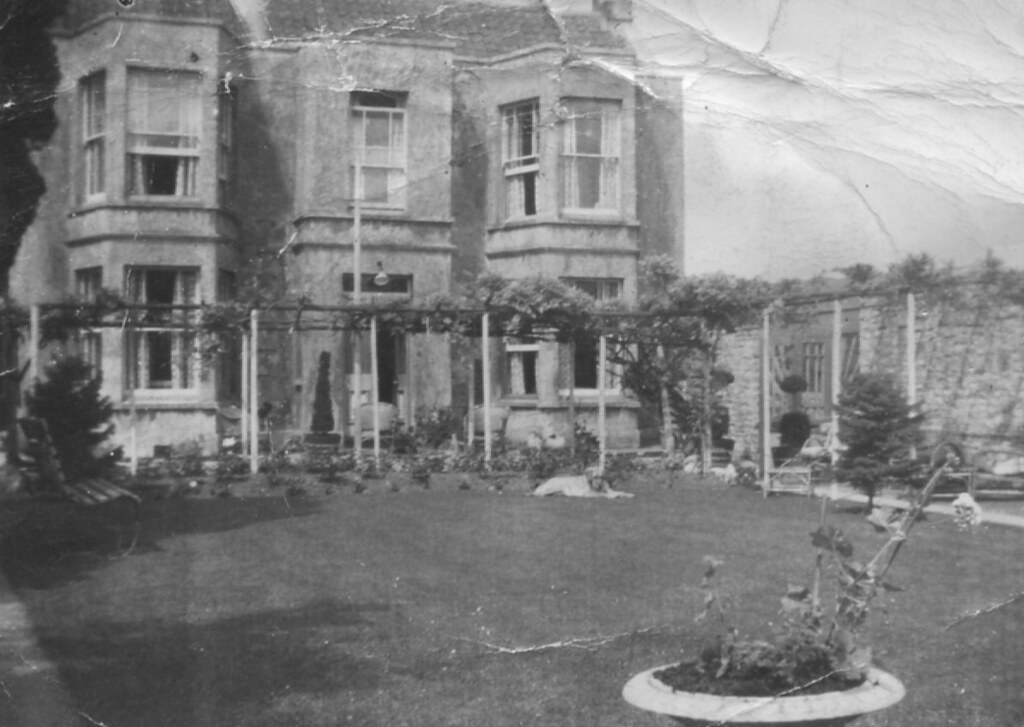 Ivy Lodge, Bath Rd. Keynsham now the site of Chandag Servi… Flickr