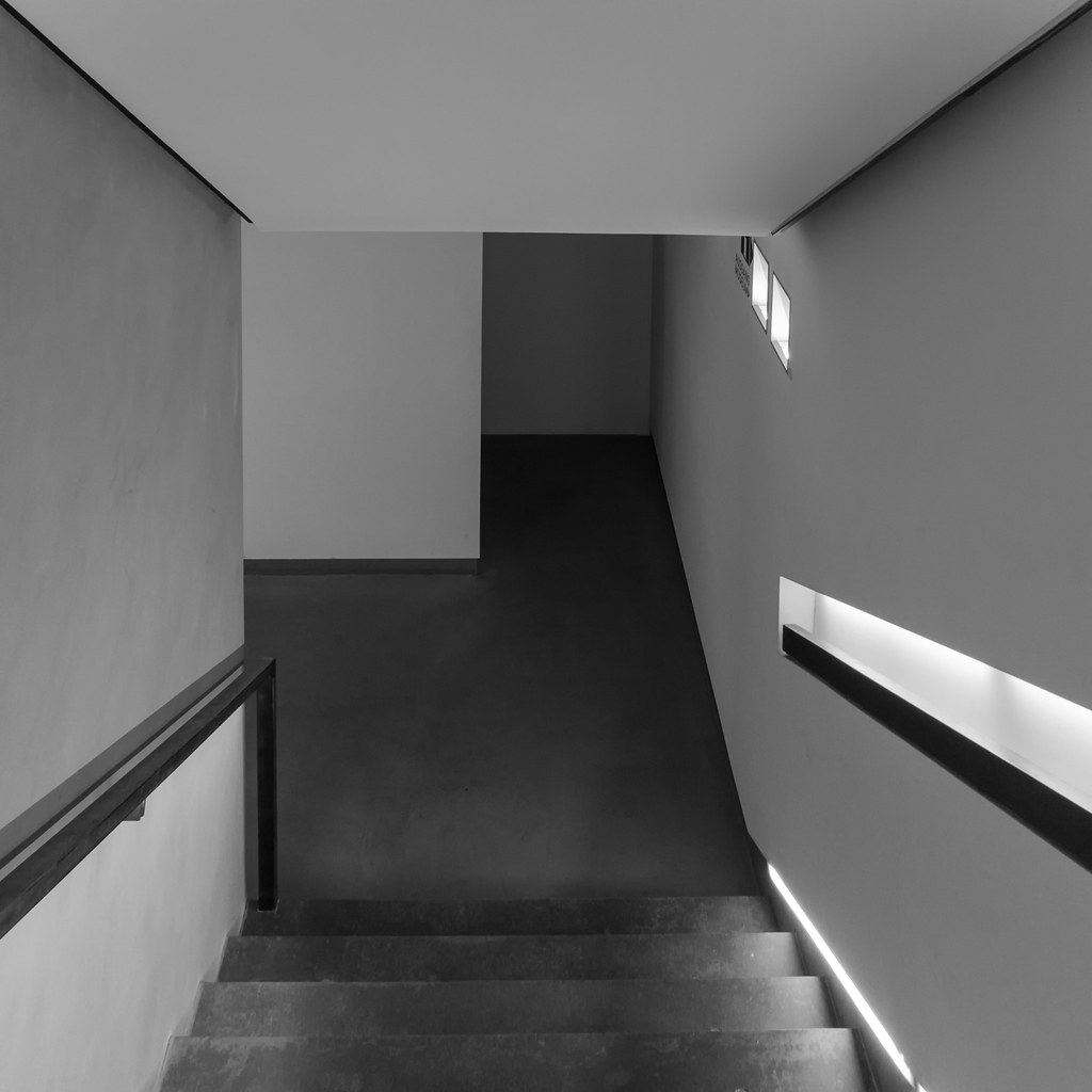 dark corner mahohn Flickr