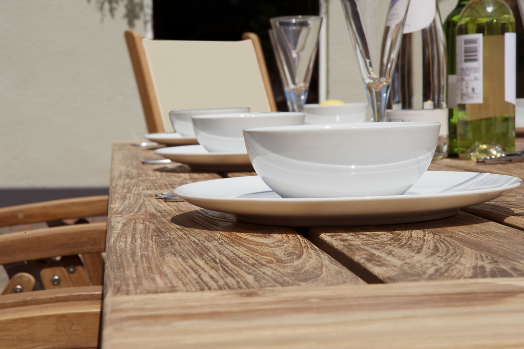 258 Detail Providing top quality outdoor seating and dinin… Flickr