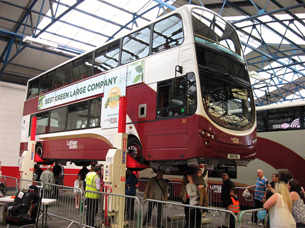 Lothian Buses 361 (SN11EBL) 280913 Wright Eclipse Gemi… Flickr