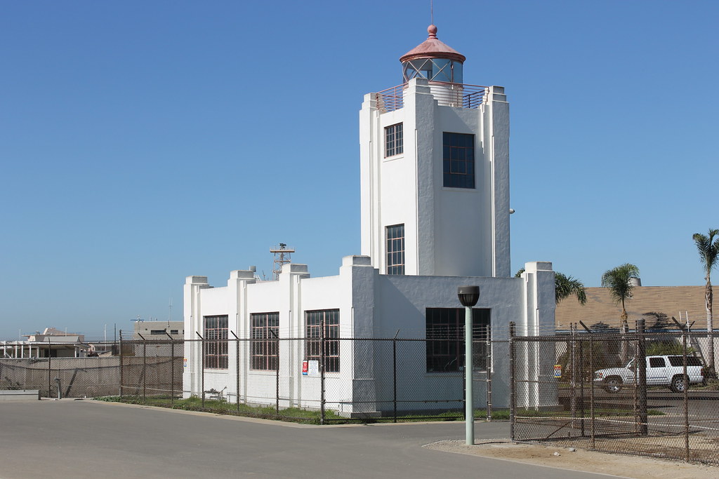Point Hueneme Lighthouse & Scenes from Port Hueneme, Calif… Flickr