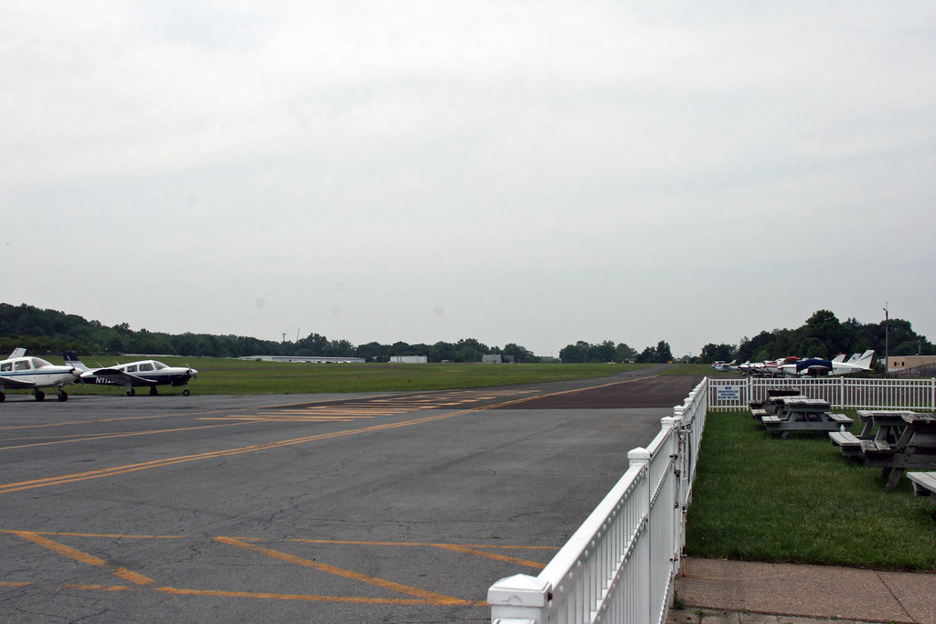 Doylestown, PA Doylestown Airport (DYL KDYL) The ramp … Flickr