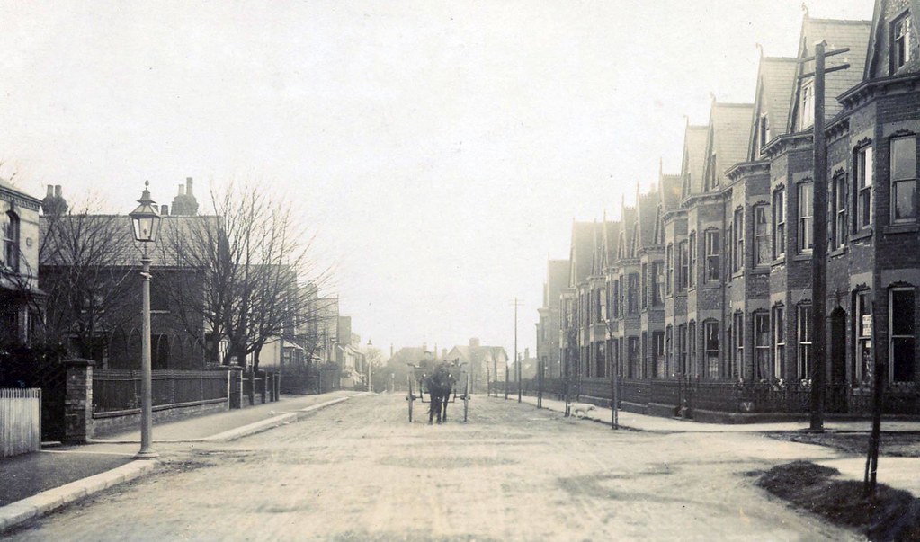 Cliff Road, Hornsea Looking south Cliff Road again for t… Flickr