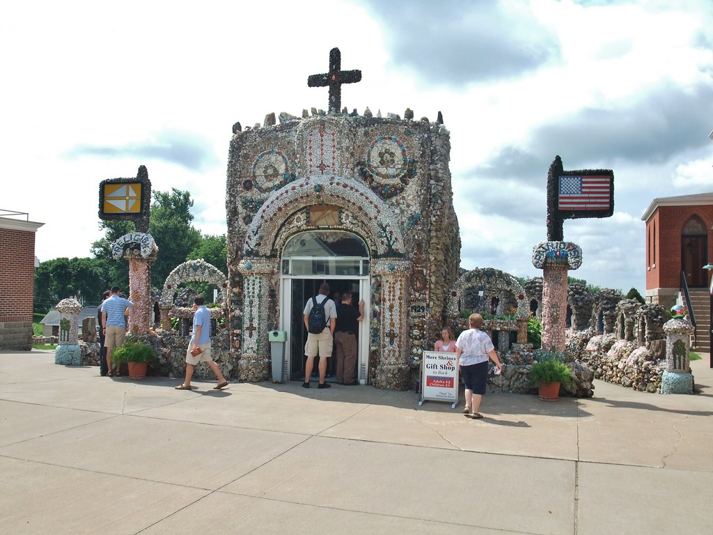 Flickriver Photoset 'Dickeyville Grotto at Holy Ghost Catholic Church