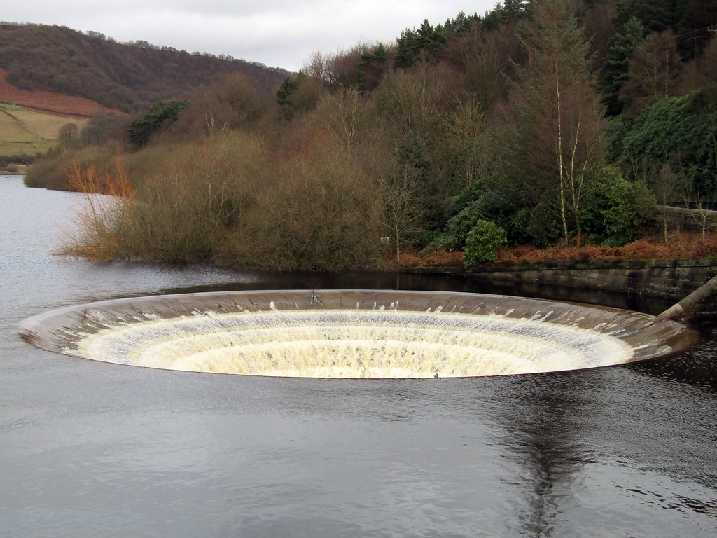 Bellmouth Spillway, Ladybower Reservoir 2017 The bellmouth… Flickr