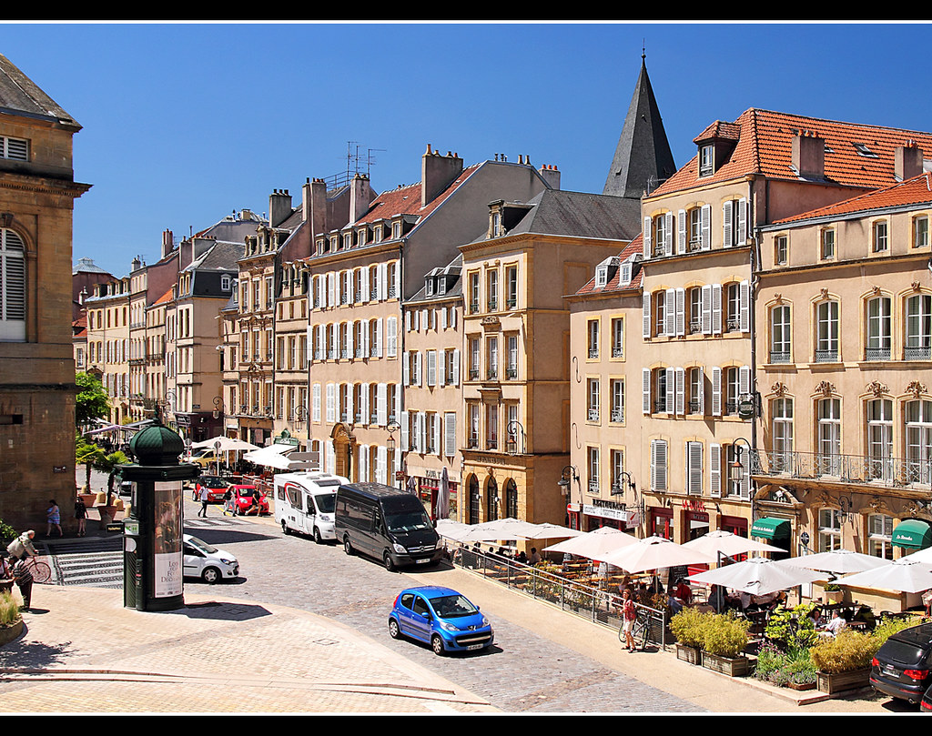 Place de Chambre Metz Distinctive yellow limestone