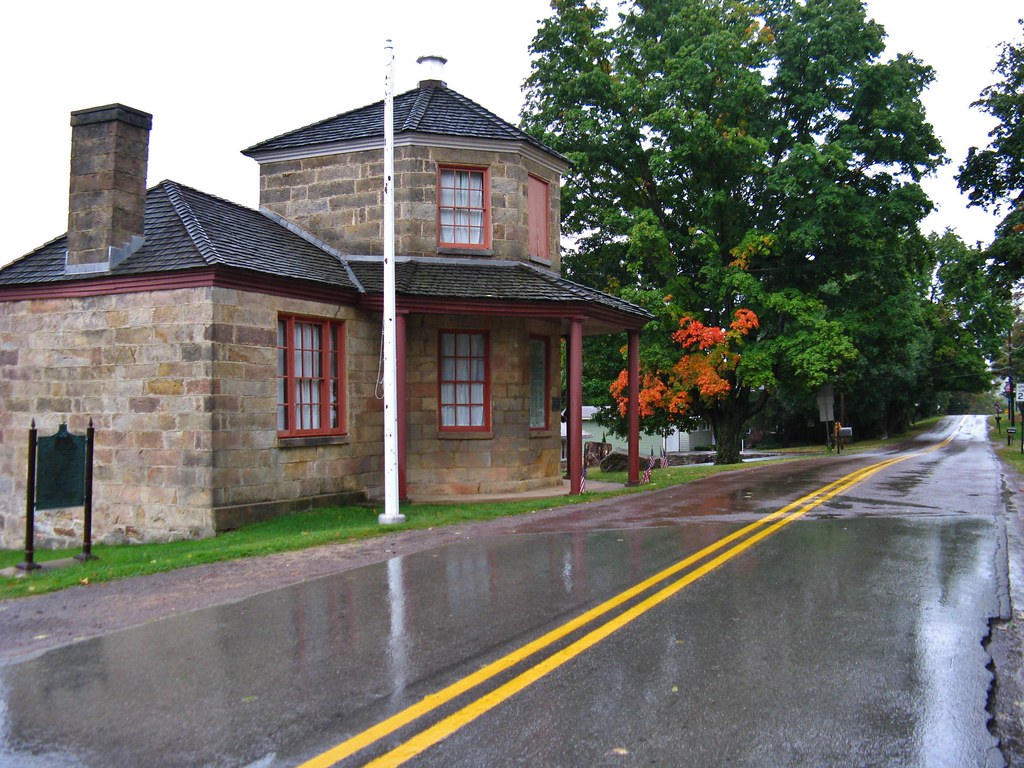 Historic National Road Petersburg Toll House was built in … Flickr