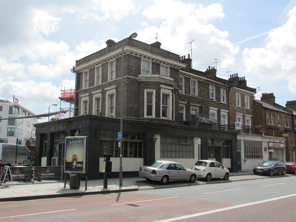 The Victoria Queenstown Road, Battersea. Reading Tom Flickr
