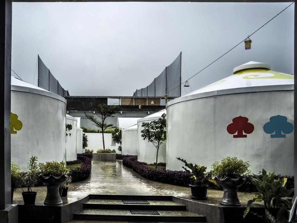 Hujan Gerimis Aje Drizzling at The Mongolian Camp