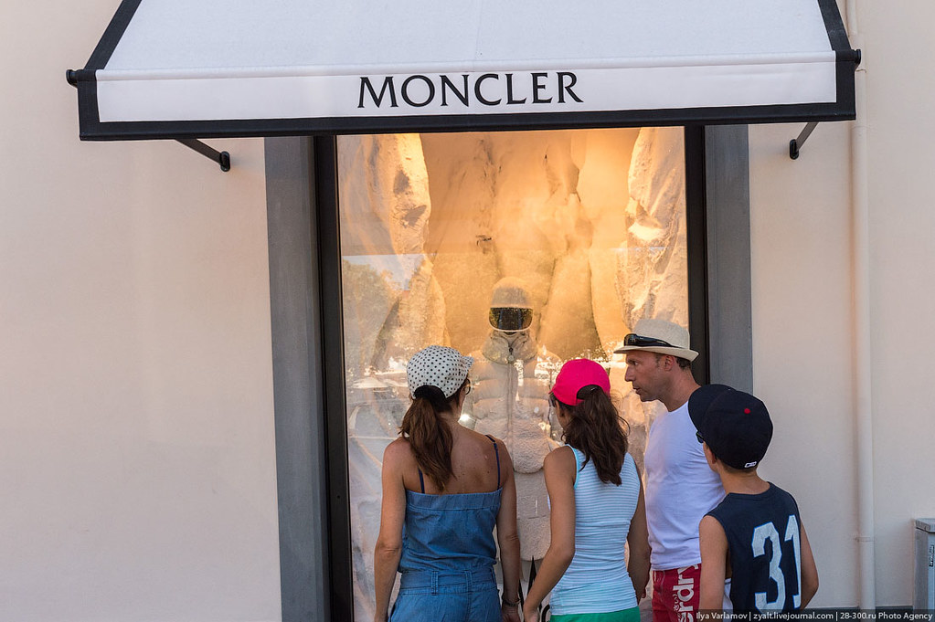 Shopping, Forte dei Marmi, Italy Ilya Varlamov Flickr