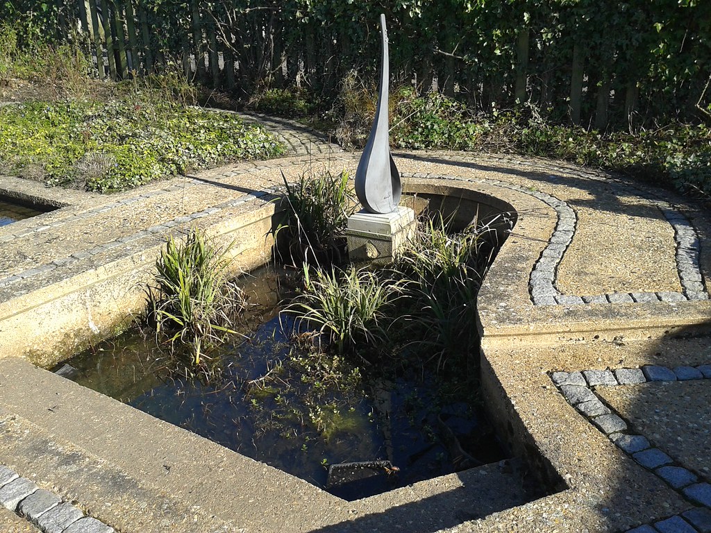 TV Garden Kings Heath Park pond and sculpture Free ent… Flickr