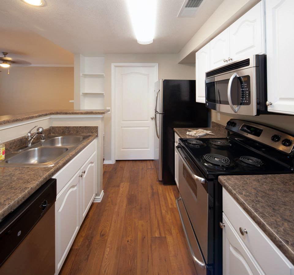 971749_591501084216465_784556929_n The Ashmore Apartments Flickr