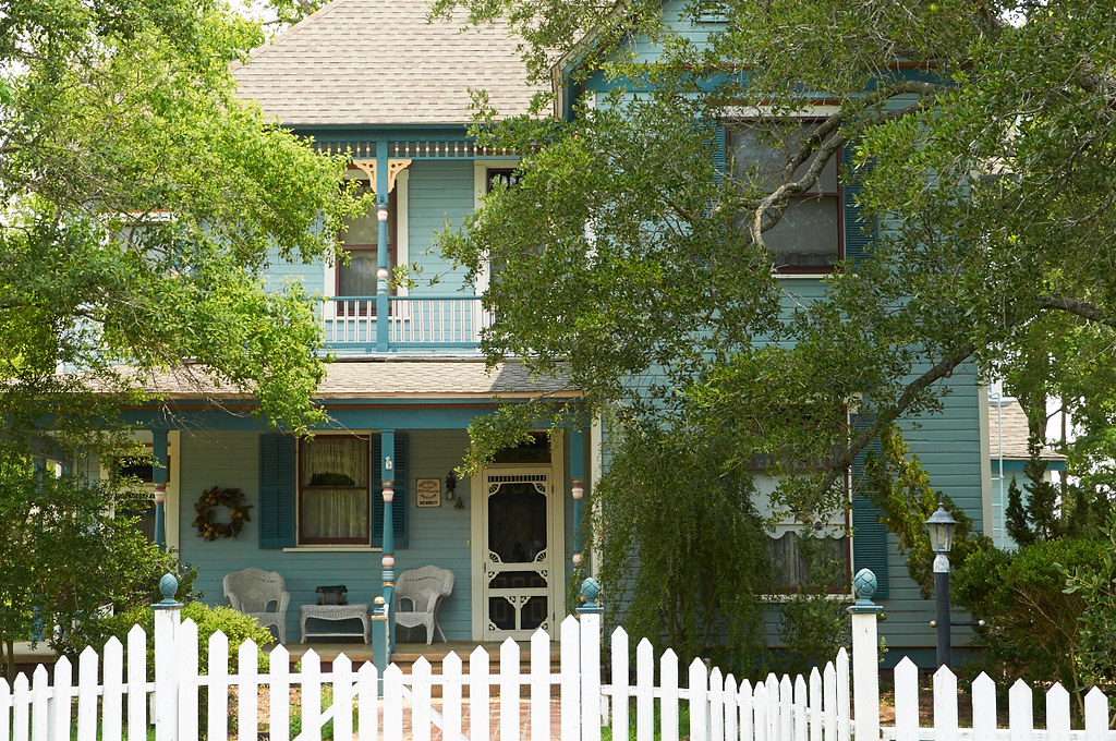 808 Pin Oak This house was built in 1896 by Addie McClendo… Flickr