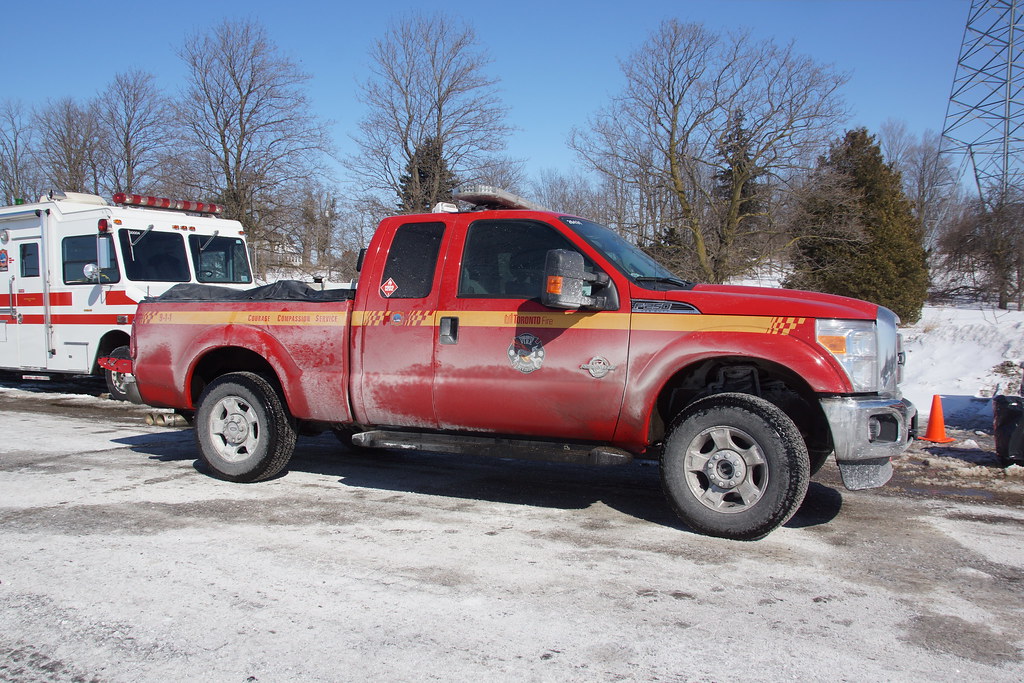 4th Alarm Standard Auto Wreckers 1216 Sewlls Rd Toronto Fi… Flickr