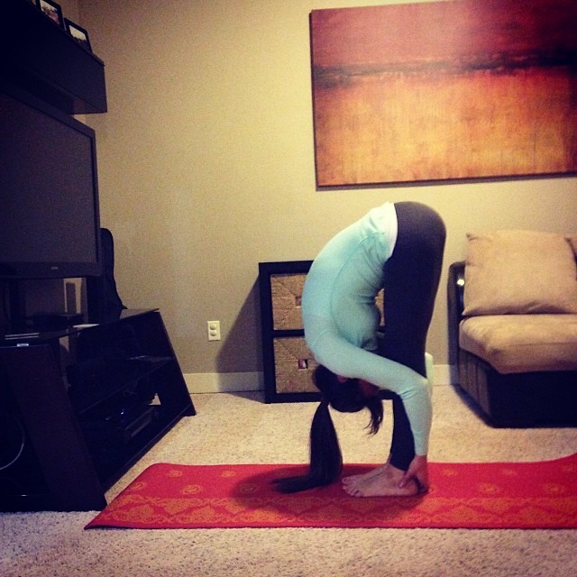 {Upside down} breaking in my new yoga mat from shesteals!… Flickr