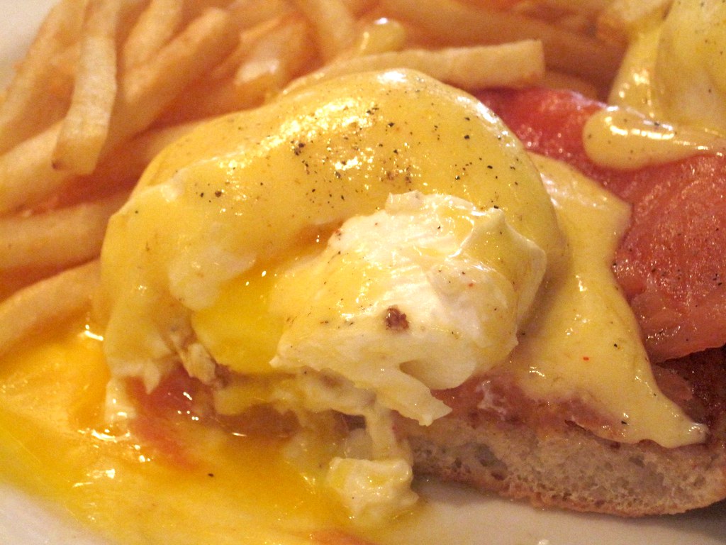 Eggs Norwegian "Oeufs Norvégienne" at Bistro Français in G… Flickr