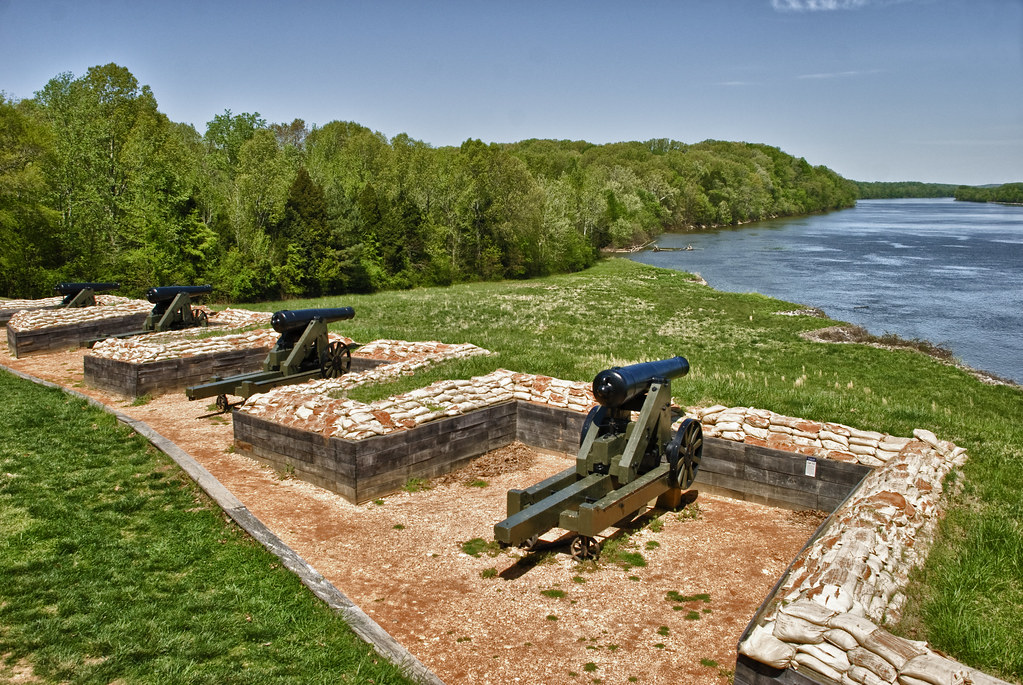 Confederate Batteries Ft Donaldson Fort Donaldson Ron Zanoni Flickr