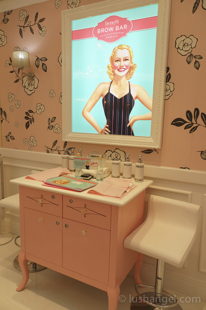 benefitbrowbartrinoma LushAngel Flickr