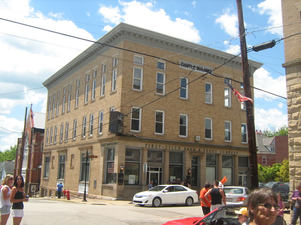 Thistle Building Sistersville, WV One thing I noticed abou… Flickr