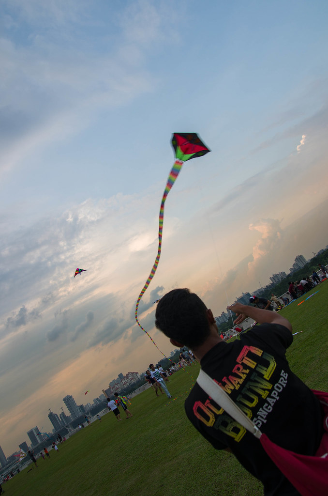 Kite flying at Marina barrage Its always refreshing at Mar… Flickr